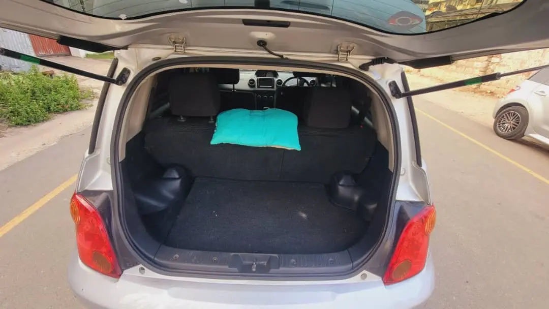 Toyota Ist Silver 1490cc Low Mileage thumbnail 9