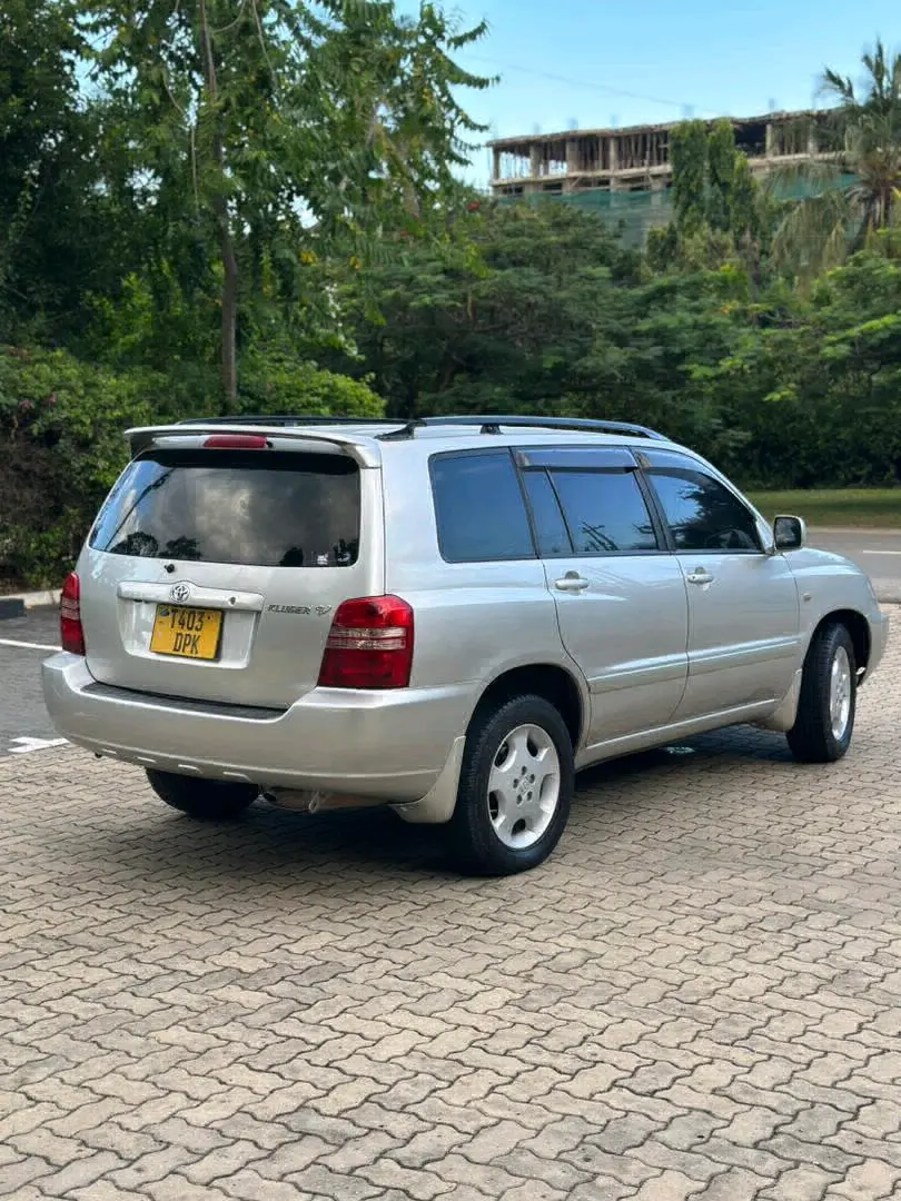 Toyota Kluger L Four 2005 thumbnail 4
