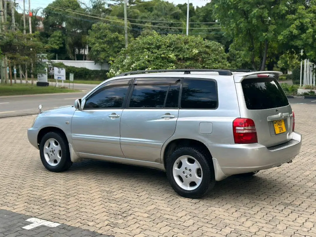 Toyota Kluger L Four 2005 thumbnail 5