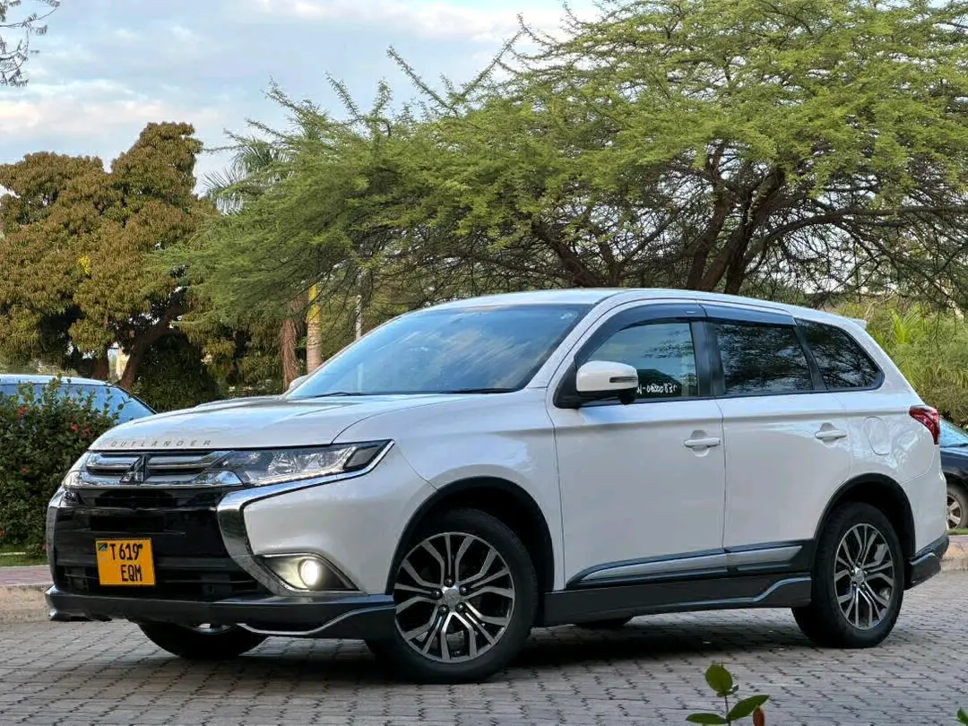 2015 Mitsubishi Outlander 2360cc for Sale thumbnail 4