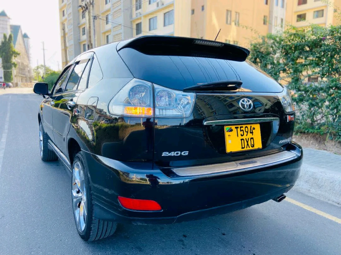 Toyota Harrier/Lexus RX 2005 SUV thumbnail 3