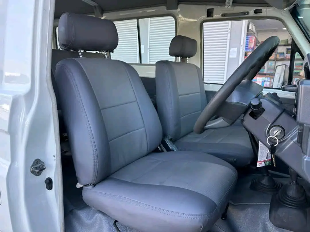 Toyota Land Cruiser Hardtop 2005 (1HZ Diesel) thumbnail 4