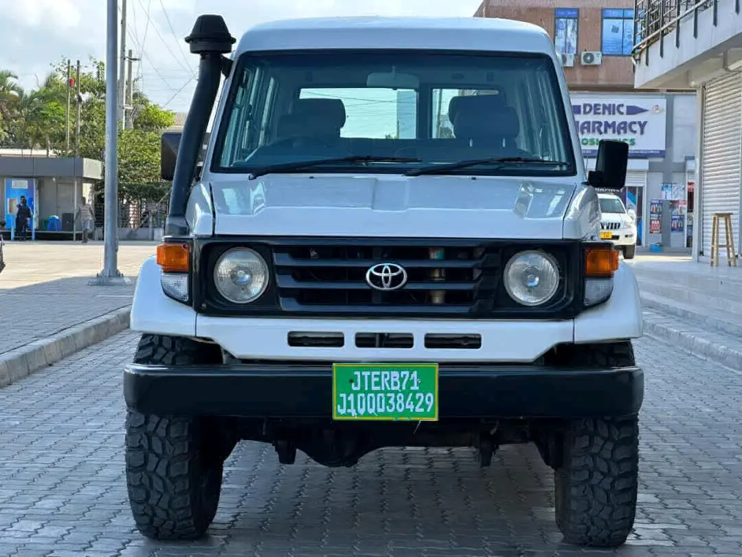 Toyota Land Cruiser Hardtop 2005 (1HZ Diesel) thumbnail 7