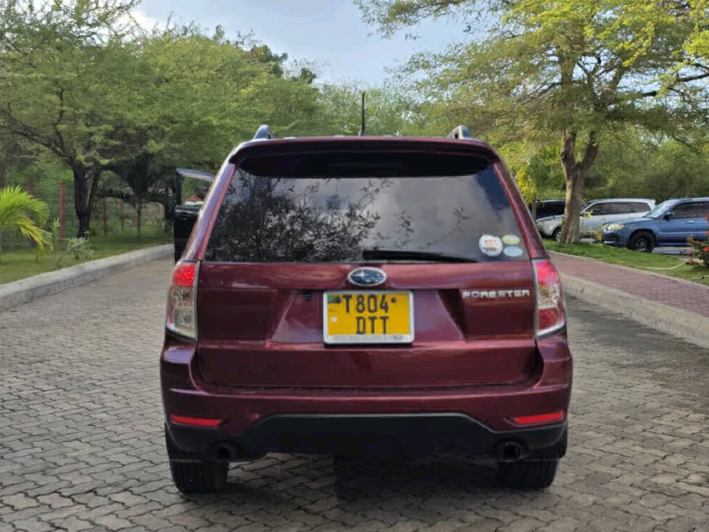 2009 Subaru Forester SUV - Maroon, Push Start thumbnail 2