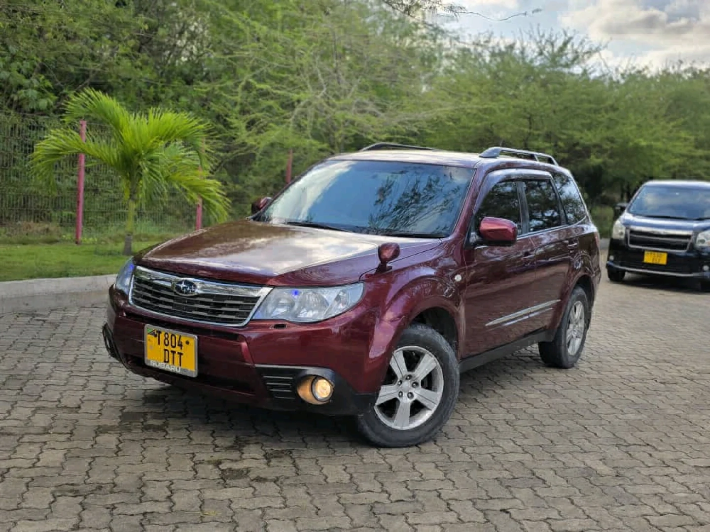 2009 Subaru Forester SUV - Maroon, Push Start thumbnail 3