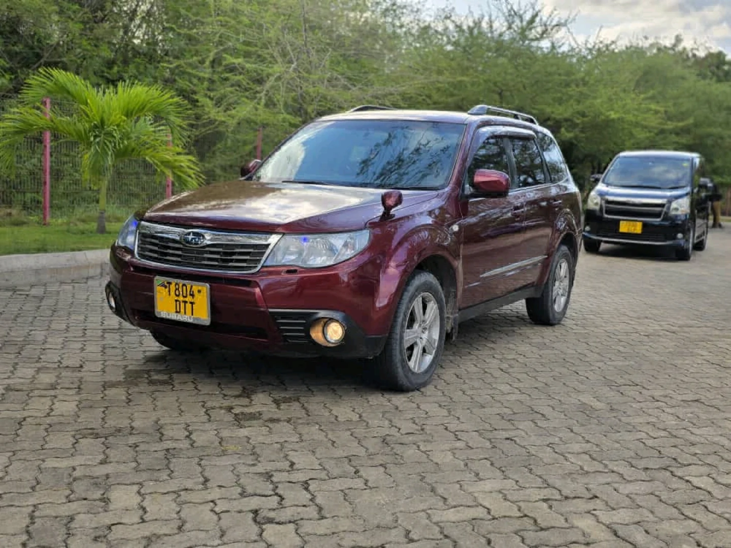 2009 Subaru Forester SUV - Maroon, Push Start thumbnail 5