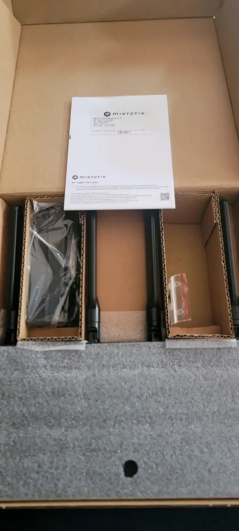 MikroTik 10-Port Gigabit Dual-Band Wireless Router