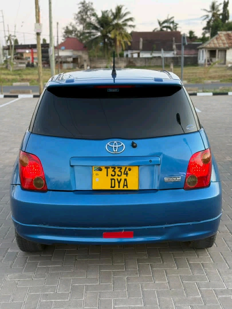Toyota Ist Blue Car T334 DYA thumbnail 2