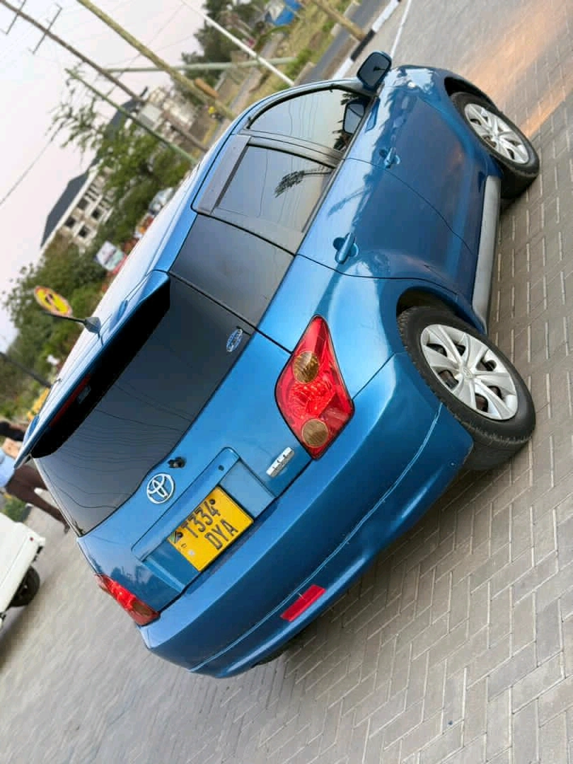 Toyota Ist Blue Car T334 DYA thumbnail 4