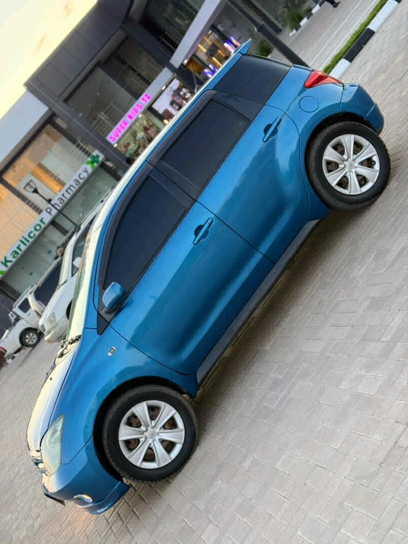 Toyota Ist Blue Car T334 DYA thumbnail 5