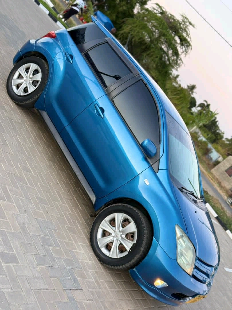 Toyota Ist Blue Car T334 DYA thumbnail 6