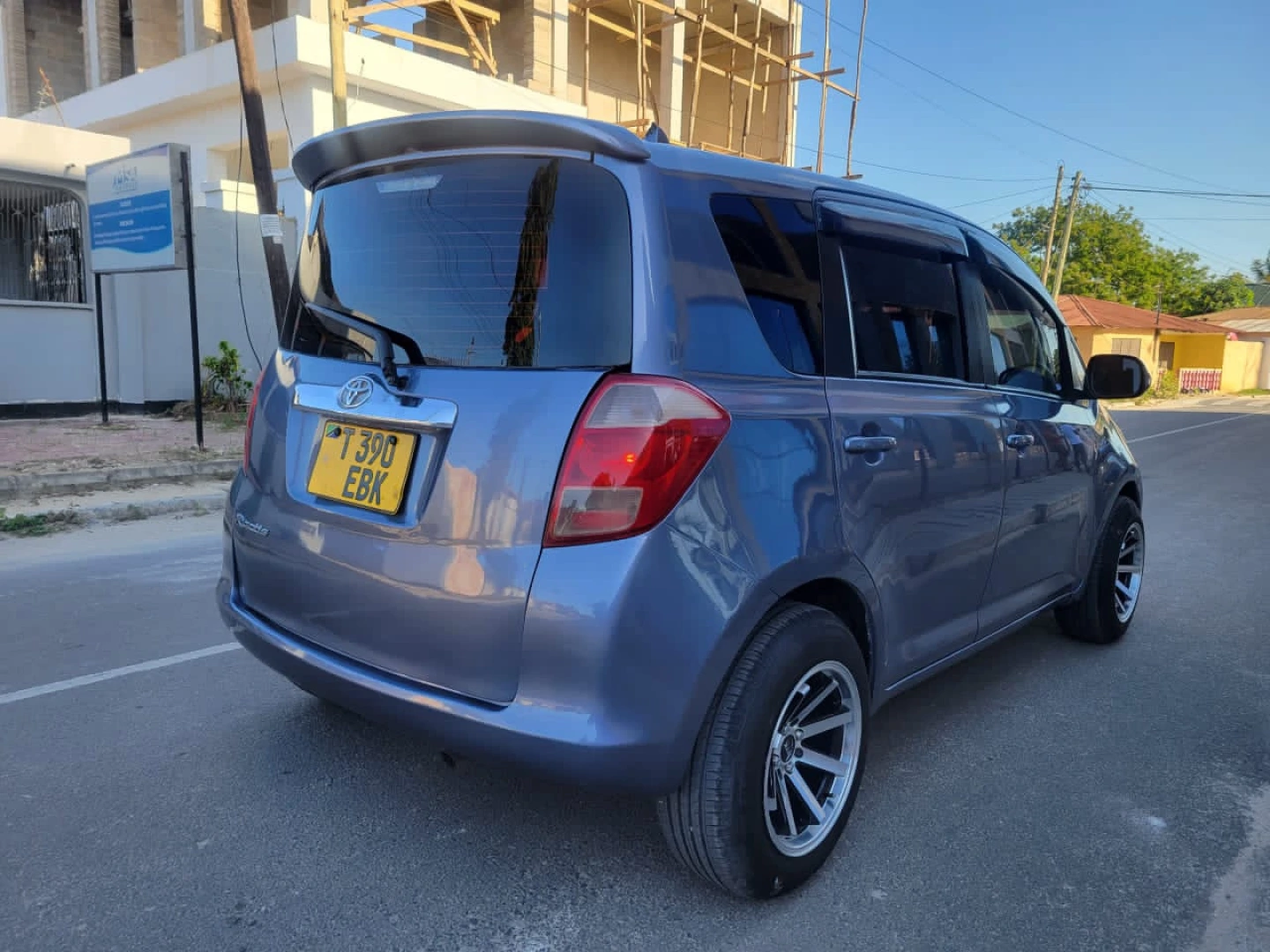 Toyota Ractis 2006, 1490 CC, Full AC thumbnail 3