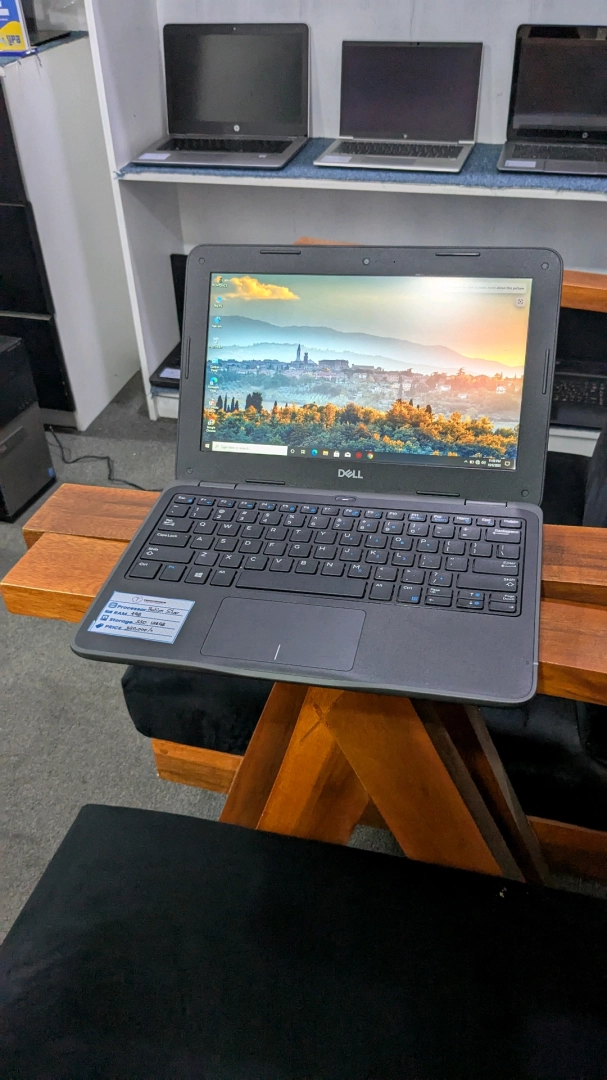 Dell Laptop Pentium Silver 4GB RAM 128GB SSD