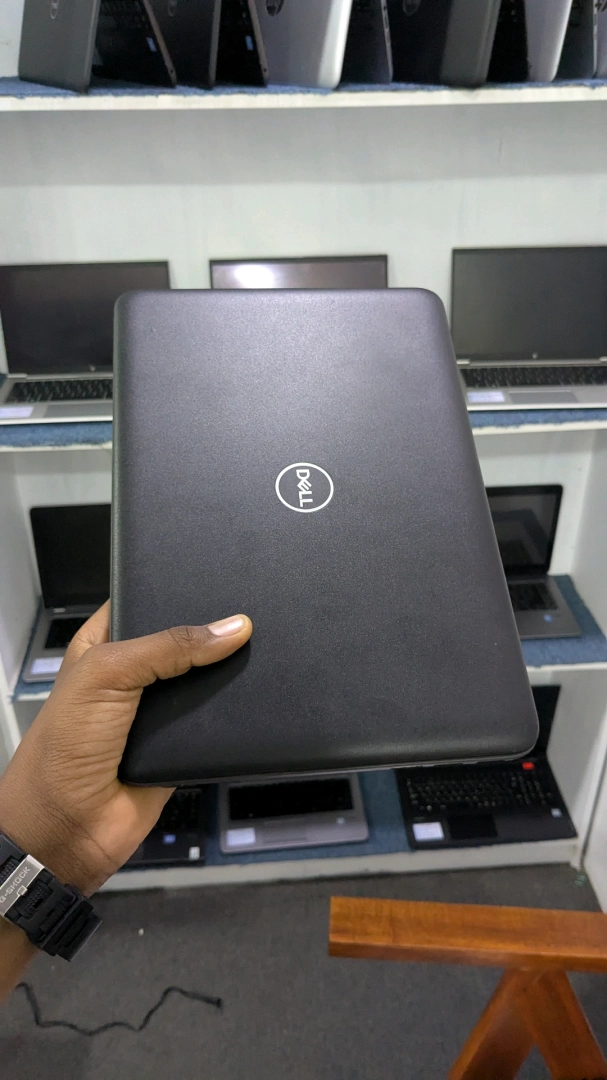 Dell Laptop Pentium Silver 4GB RAM 128GB SSD thumbnail 7