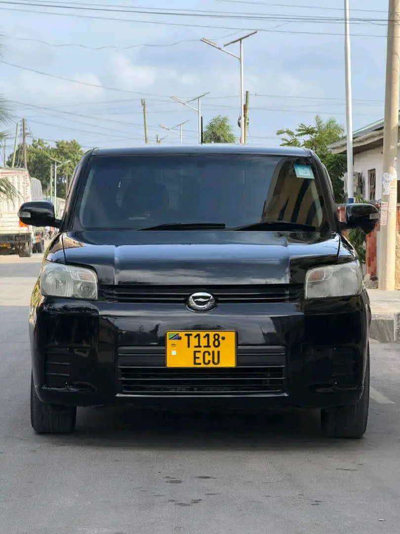 Toyota Rumion Black 1490cc