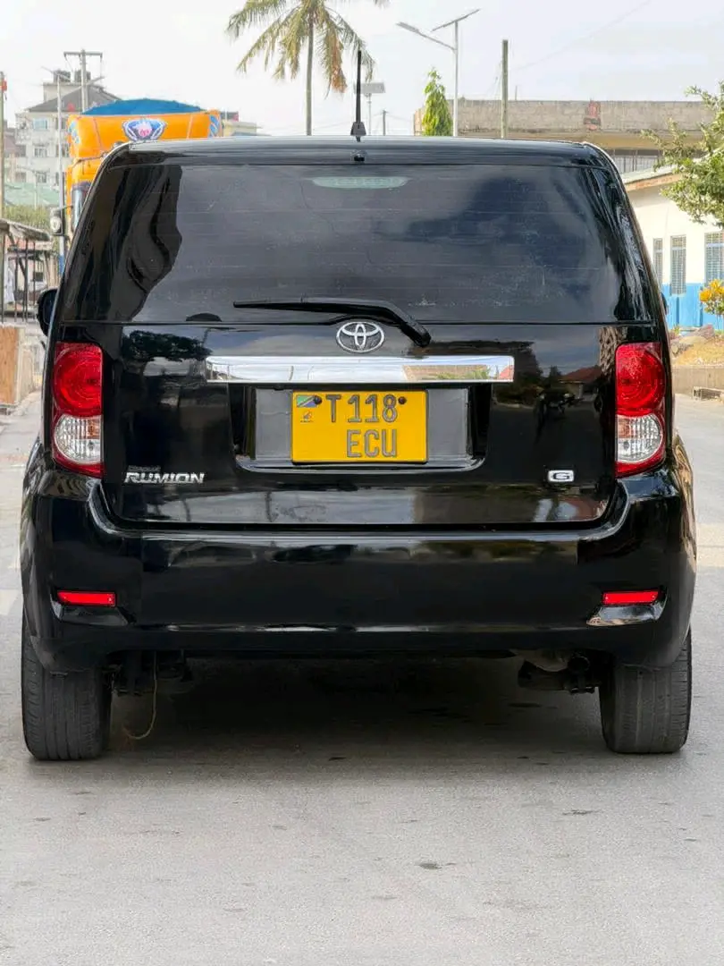Toyota Rumion Black 1490cc thumbnail 5