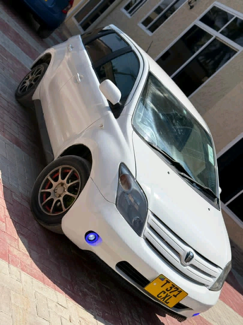 Toyota Ist CXL 1290cc for Sale thumbnail 4