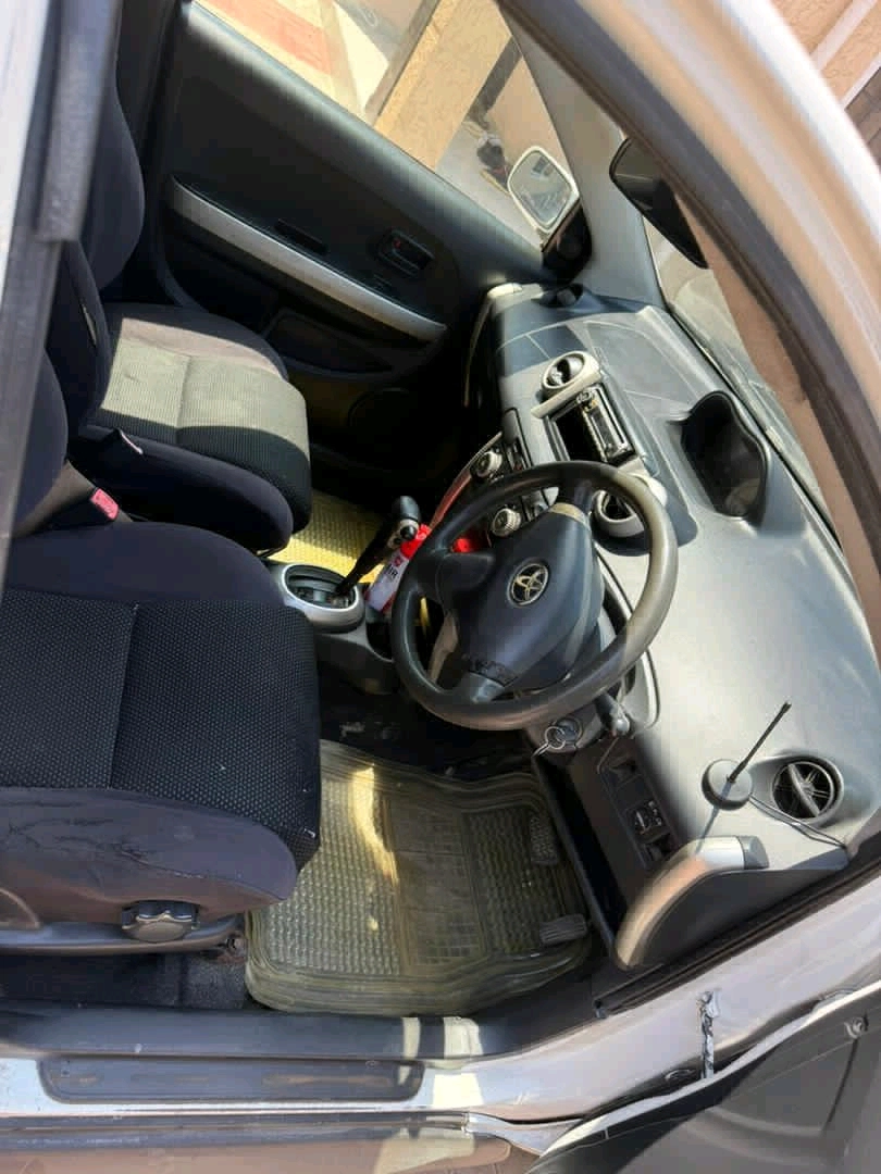 Toyota Ist CXL 1290cc for Sale thumbnail 6