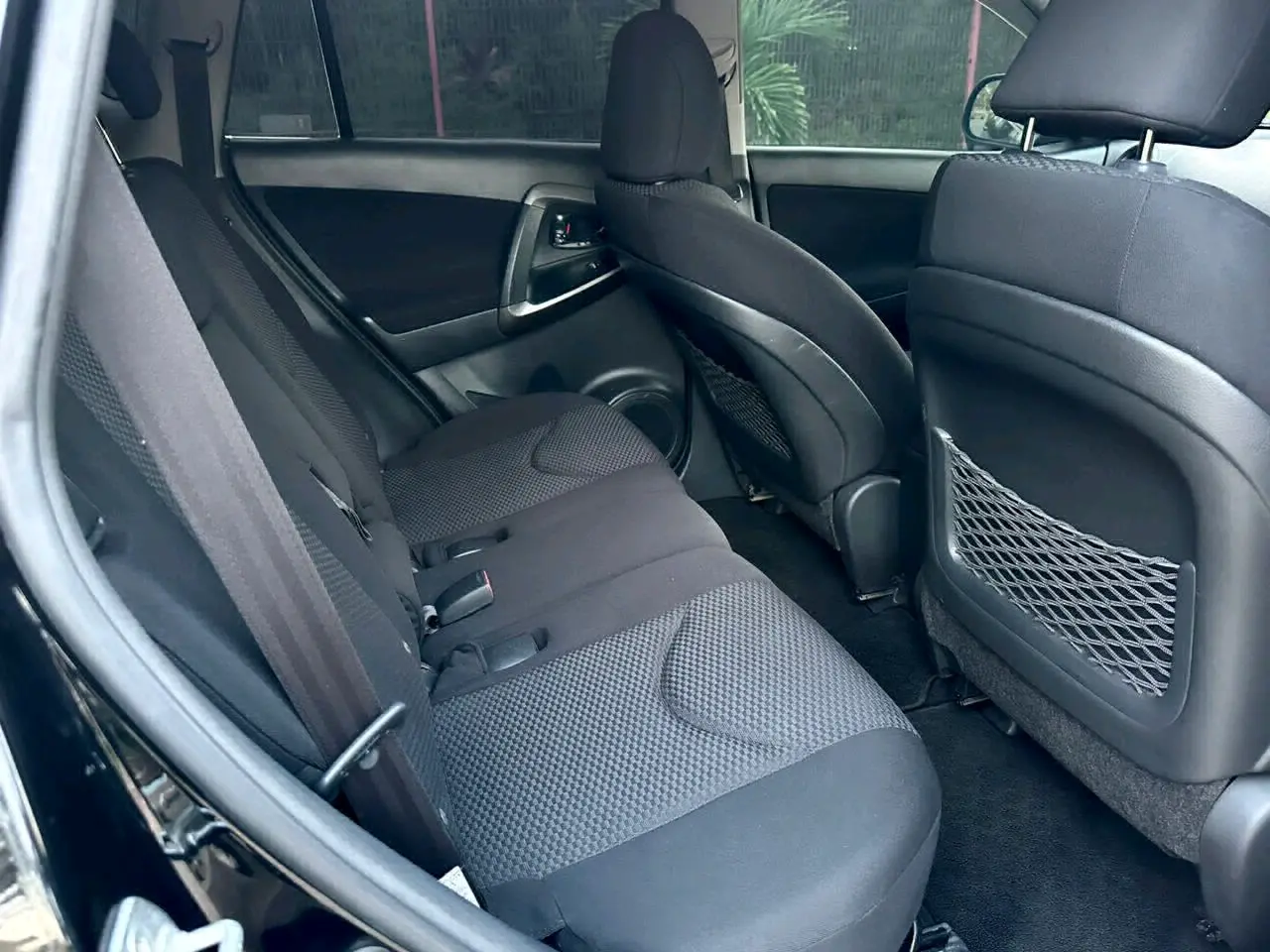 Toyota RAV4 2010 Black thumbnail 5