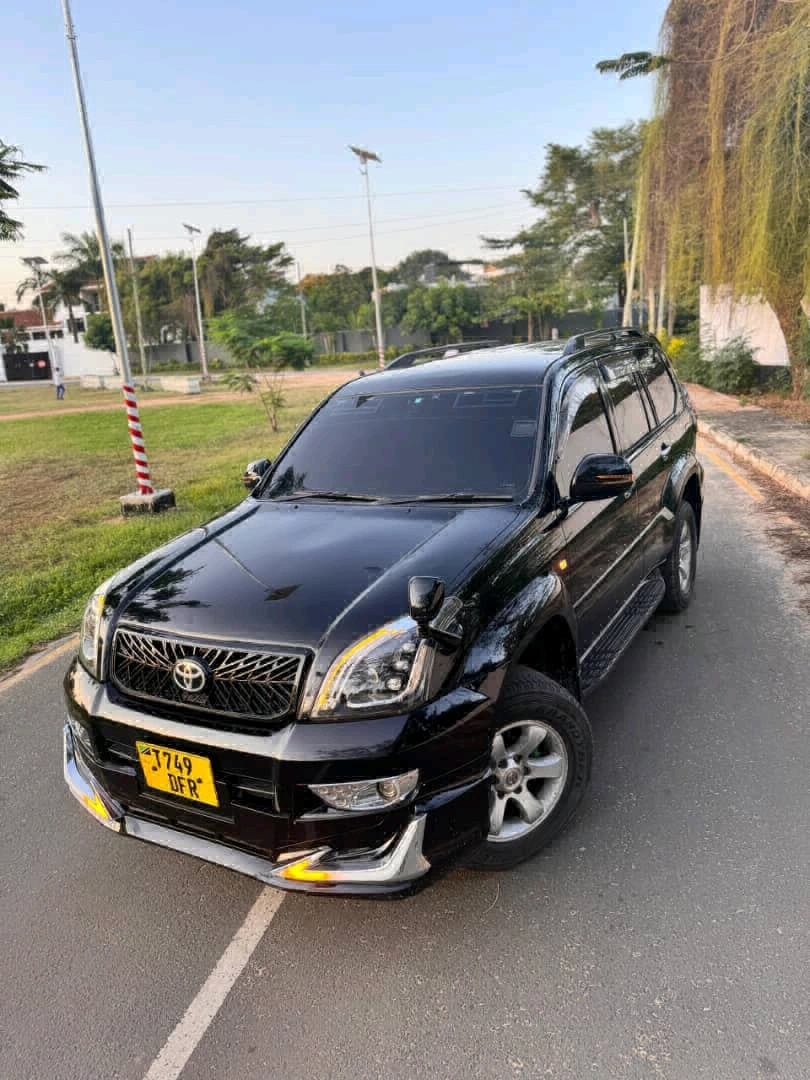 Toyota Land Cruiser Prado TRJ 120 (2005) thumbnail 2