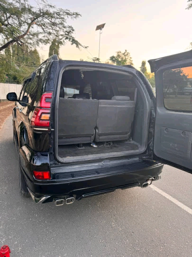 Toyota Land Cruiser Prado TRJ 120 (2005) thumbnail 5