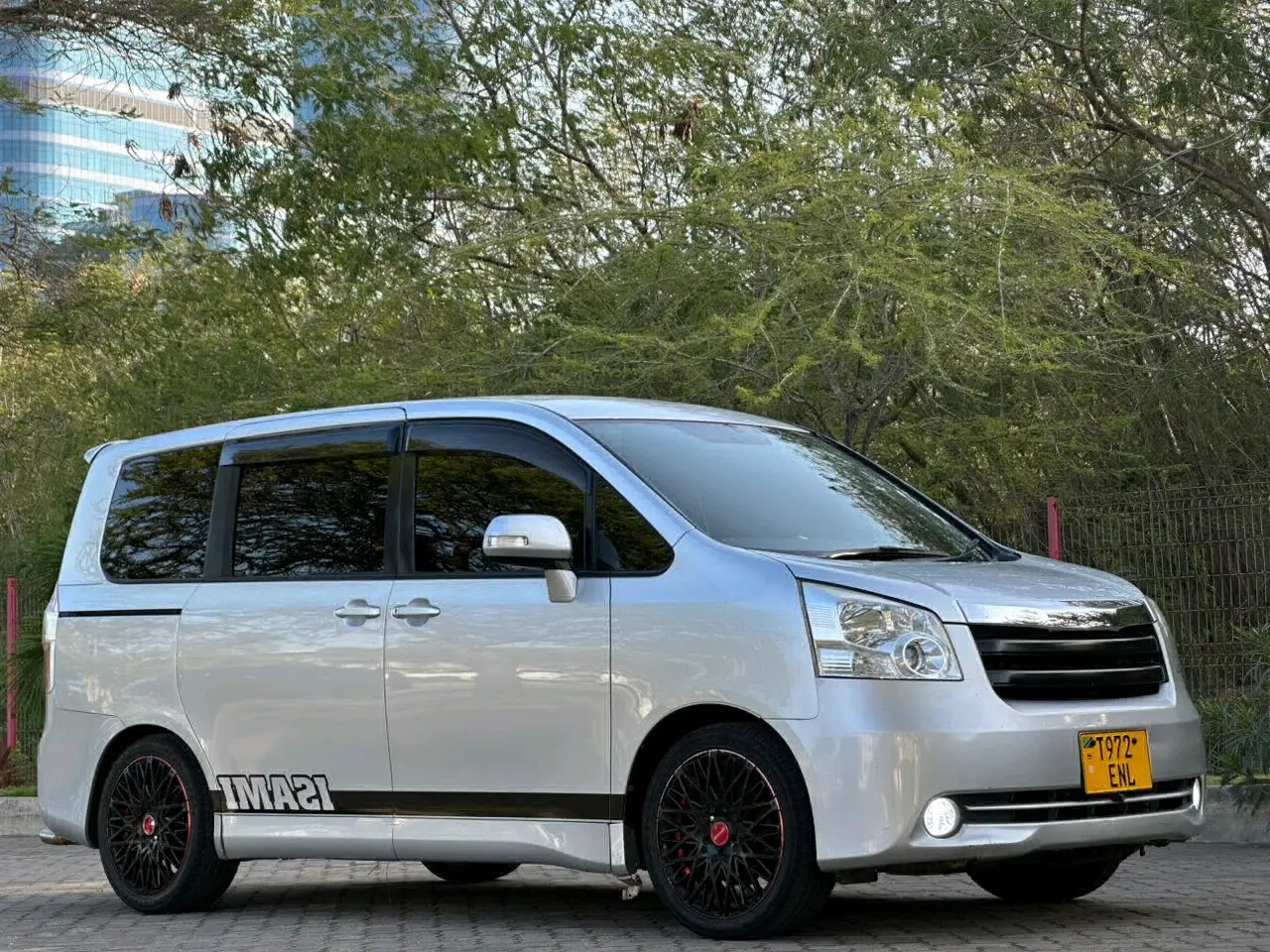 Toyota Noah 2009 Model (Silver) thumbnail 3
