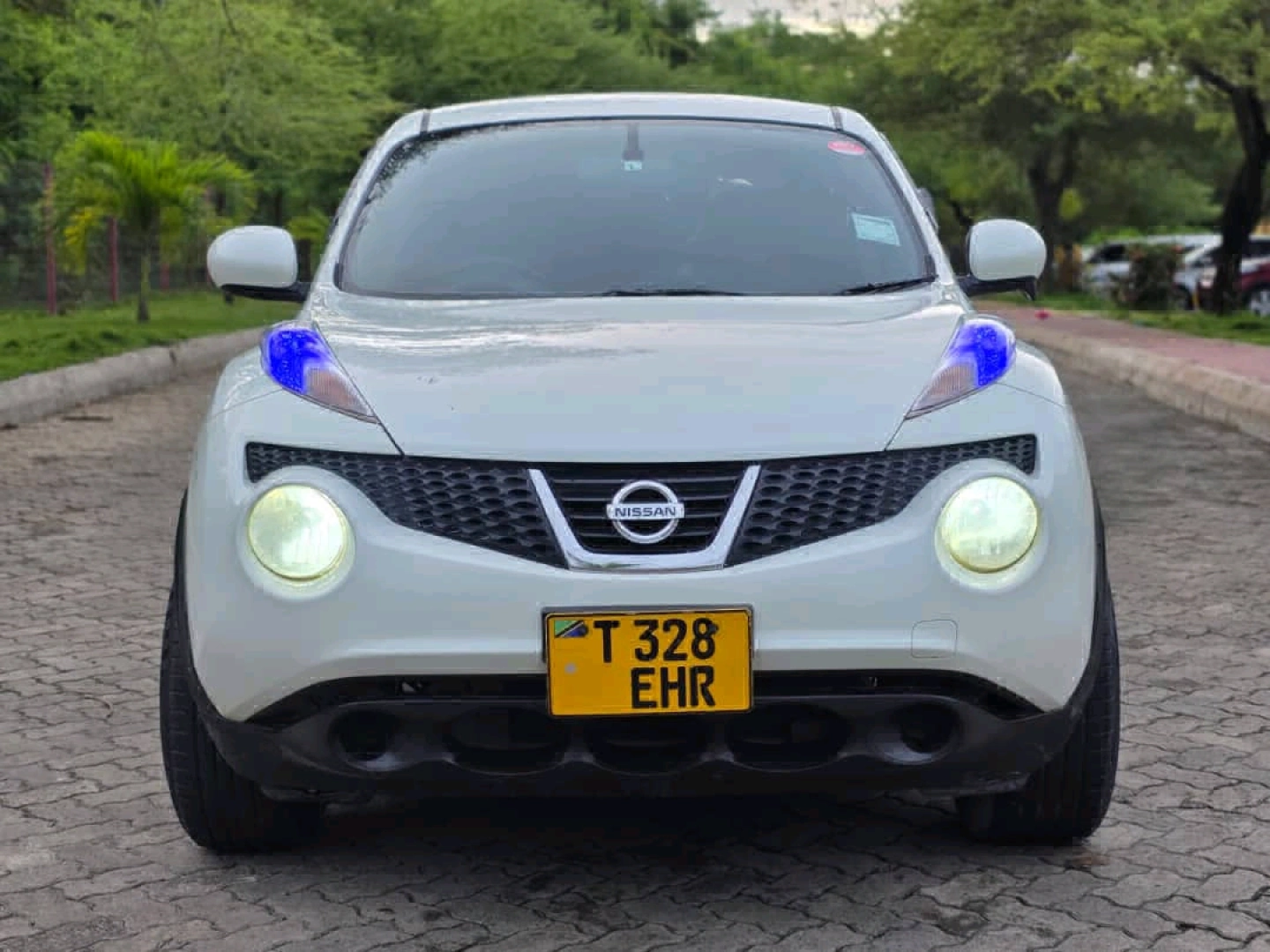 Nissan Juke 2014 Pearl White Low Mileage