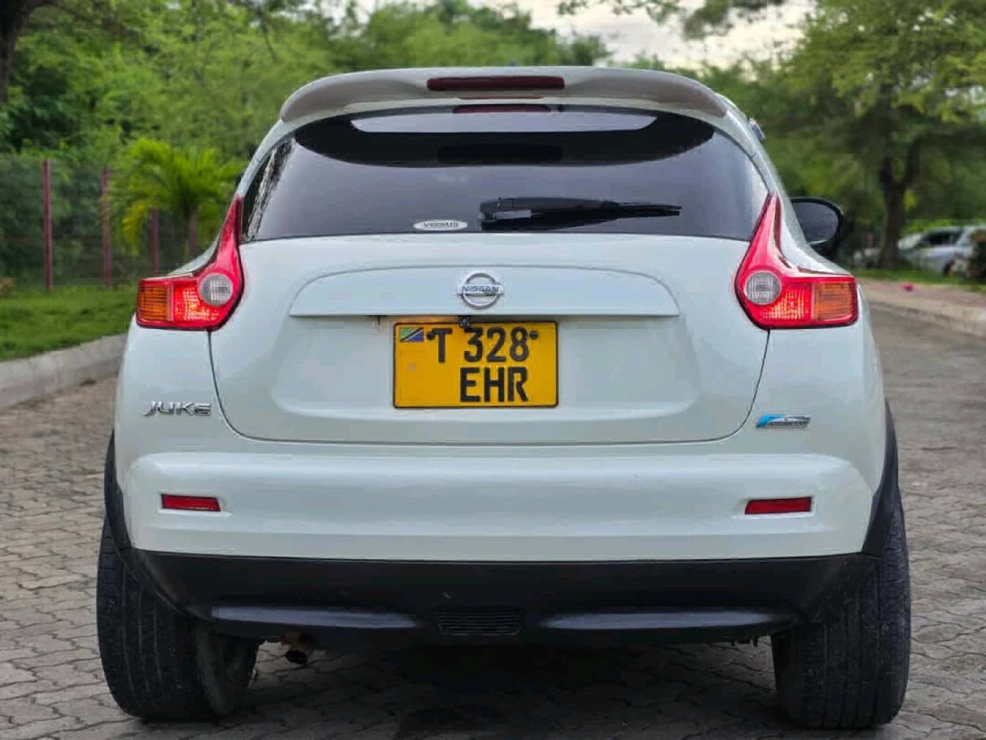 Nissan Juke 2014 Pearl White Low Mileage thumbnail 6