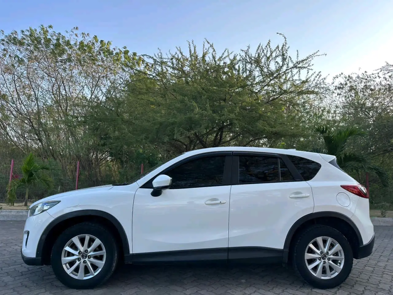 Mazda CX-5 2014 Nyeupe, AC Kamili thumbnail 5