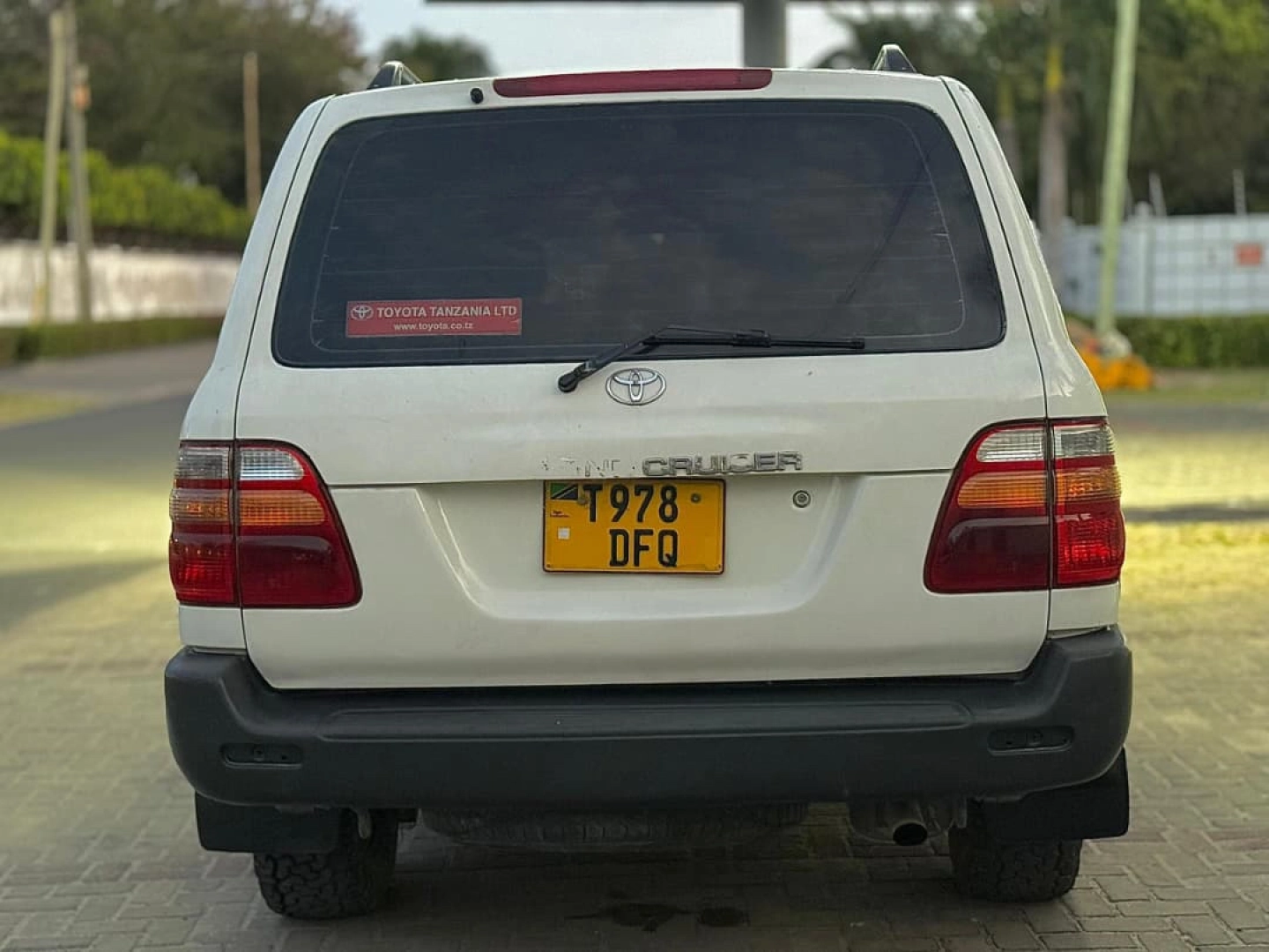 Toyota Land Cruiser GX 2000 Model thumbnail 4