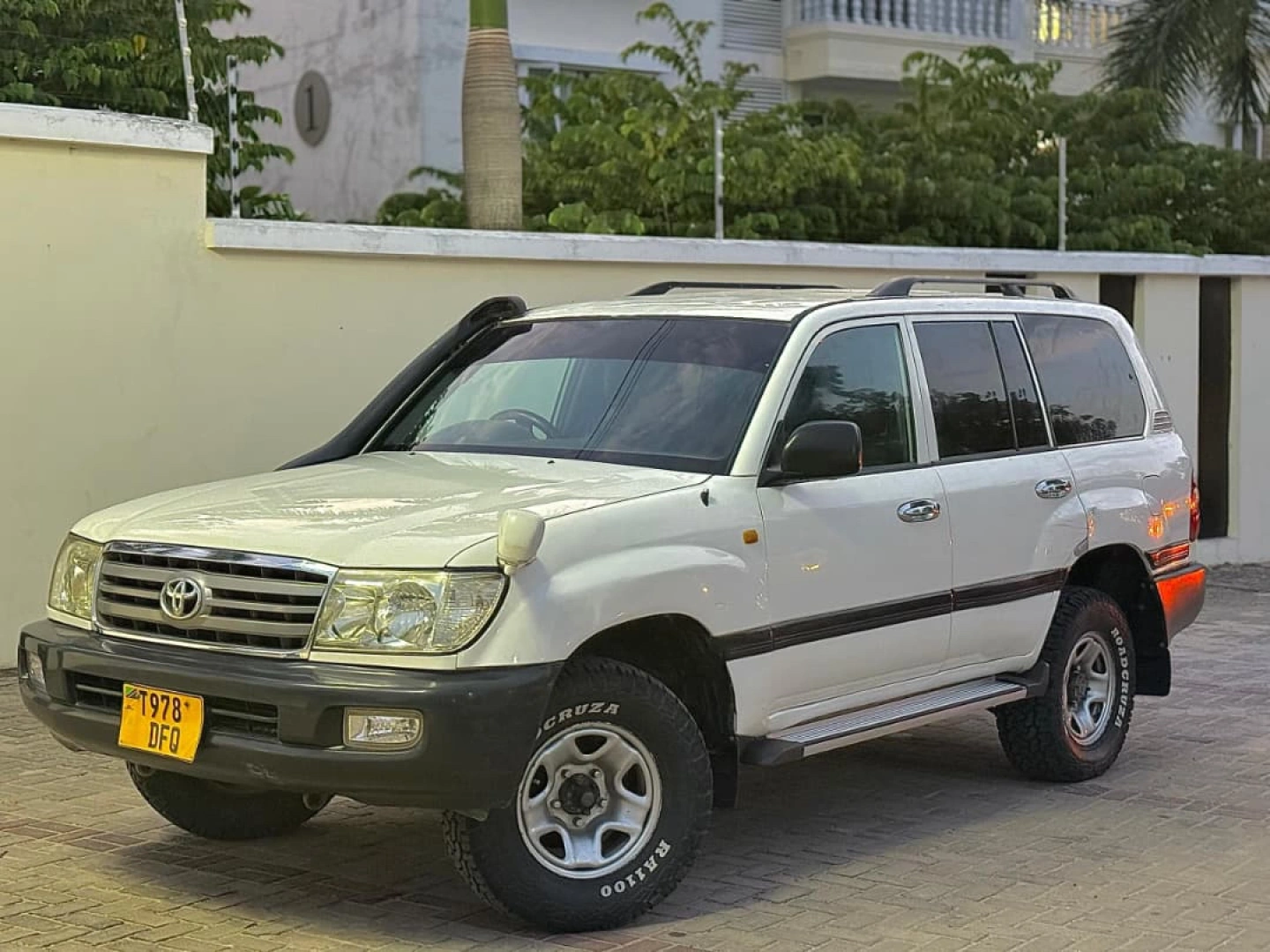 Toyota Land Cruiser GX 2000 Model thumbnail 7