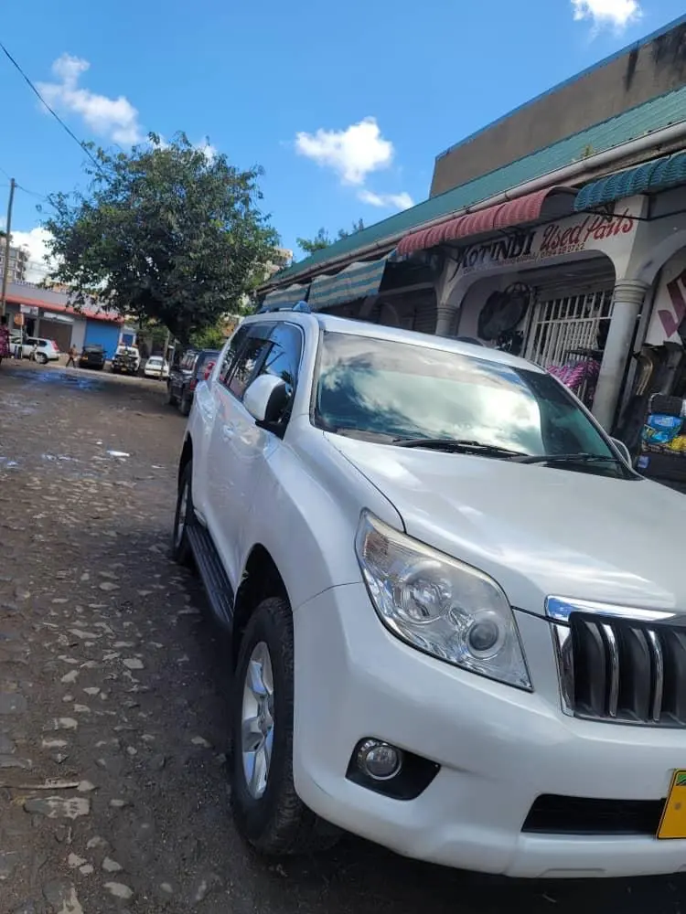 Toyota Land Cruiser Prado 150 Full Option thumbnail 4