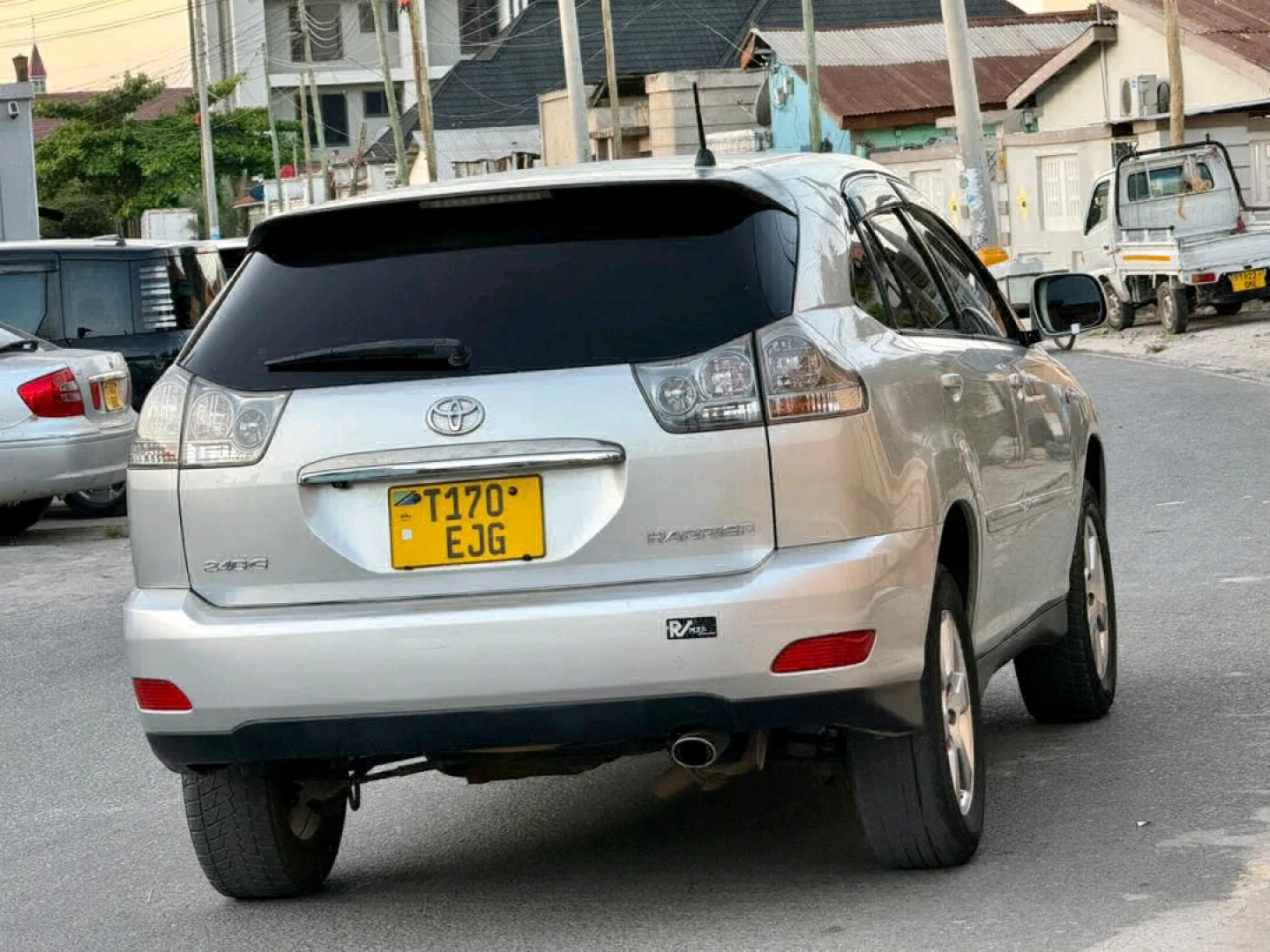 Toyota Harrier 2003, 2360 CC, Silver, Full AC thumbnail 5