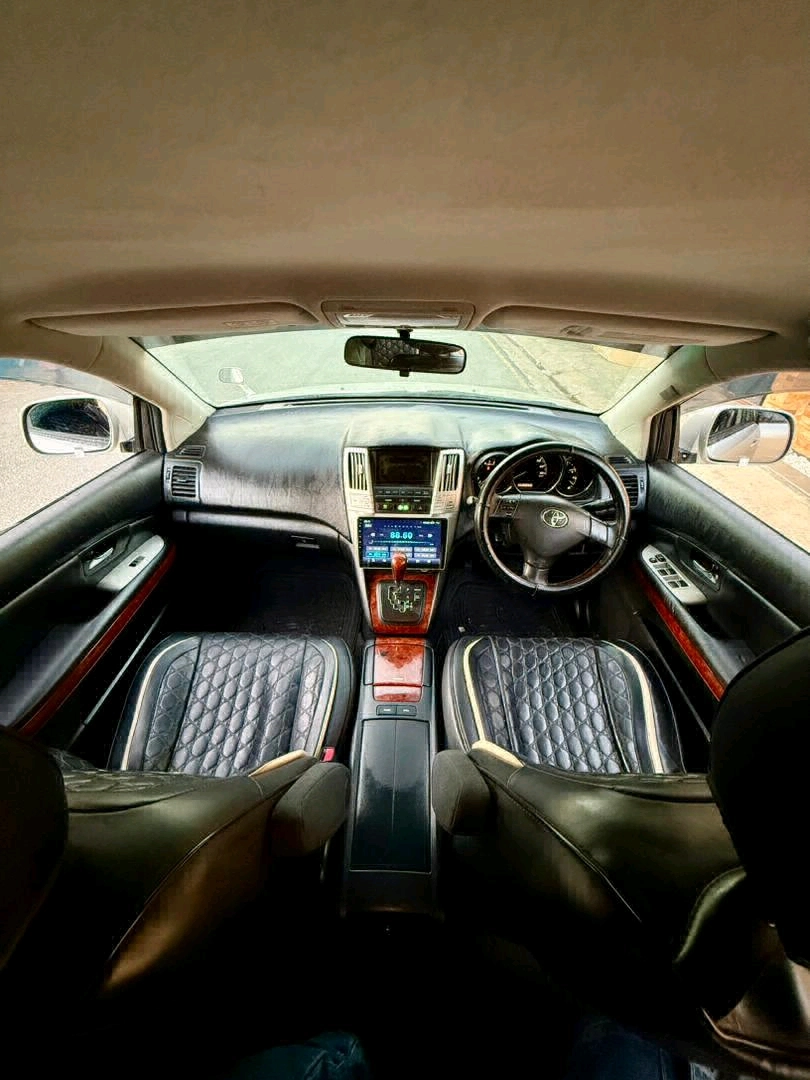 Toyota Harrier 2003, 2360 CC, Silver, Full AC thumbnail 9