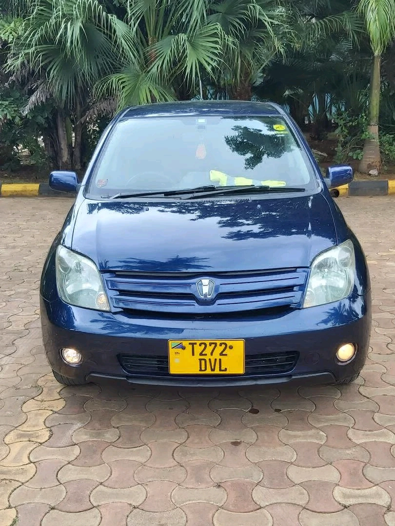 Toyota Ist 2003 DVL Low Mileage