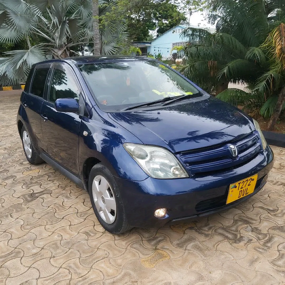 Toyota Ist 2003 DVL Low Mileage thumbnail 2