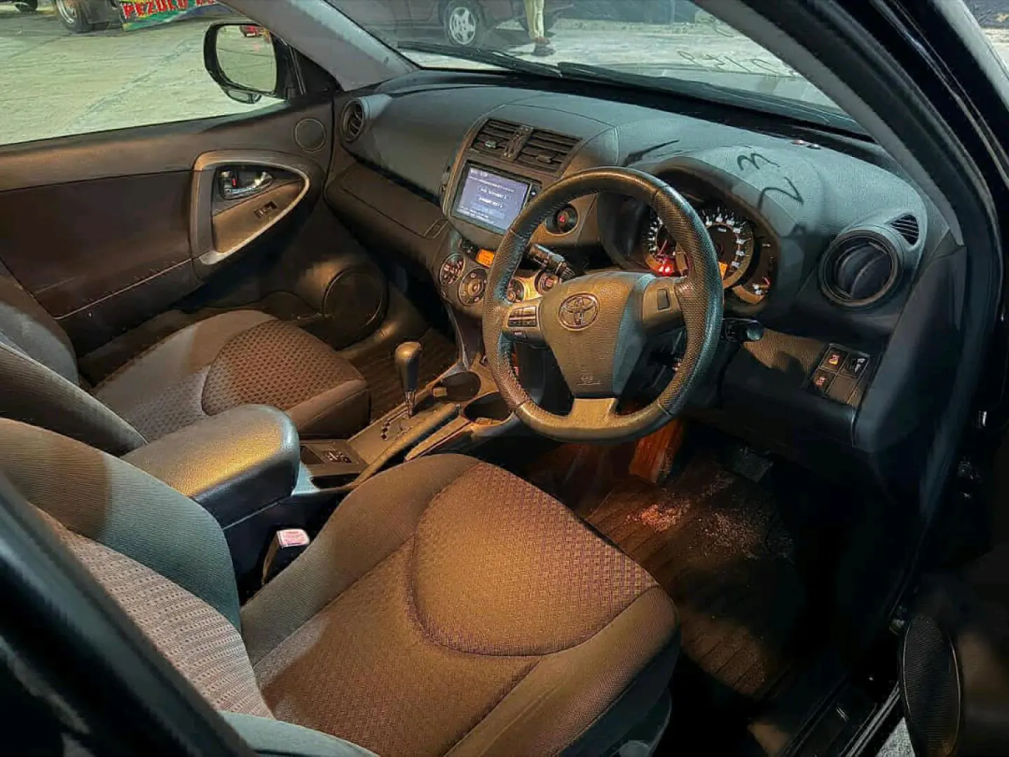 2012 Toyota Vanguard Black SUV thumbnail 5