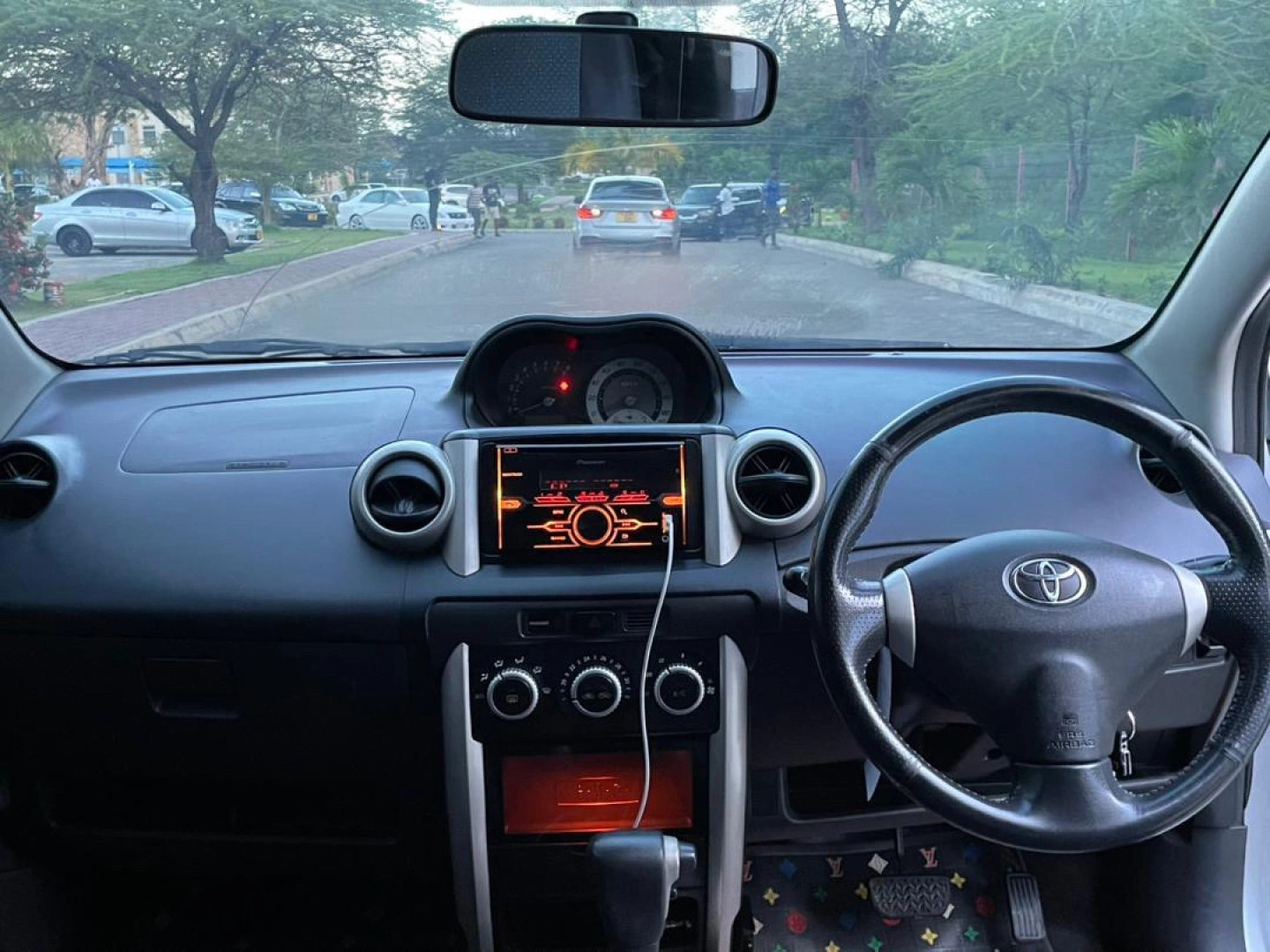 Toyota Ist 2005, CC 1490, Silver thumbnail 2