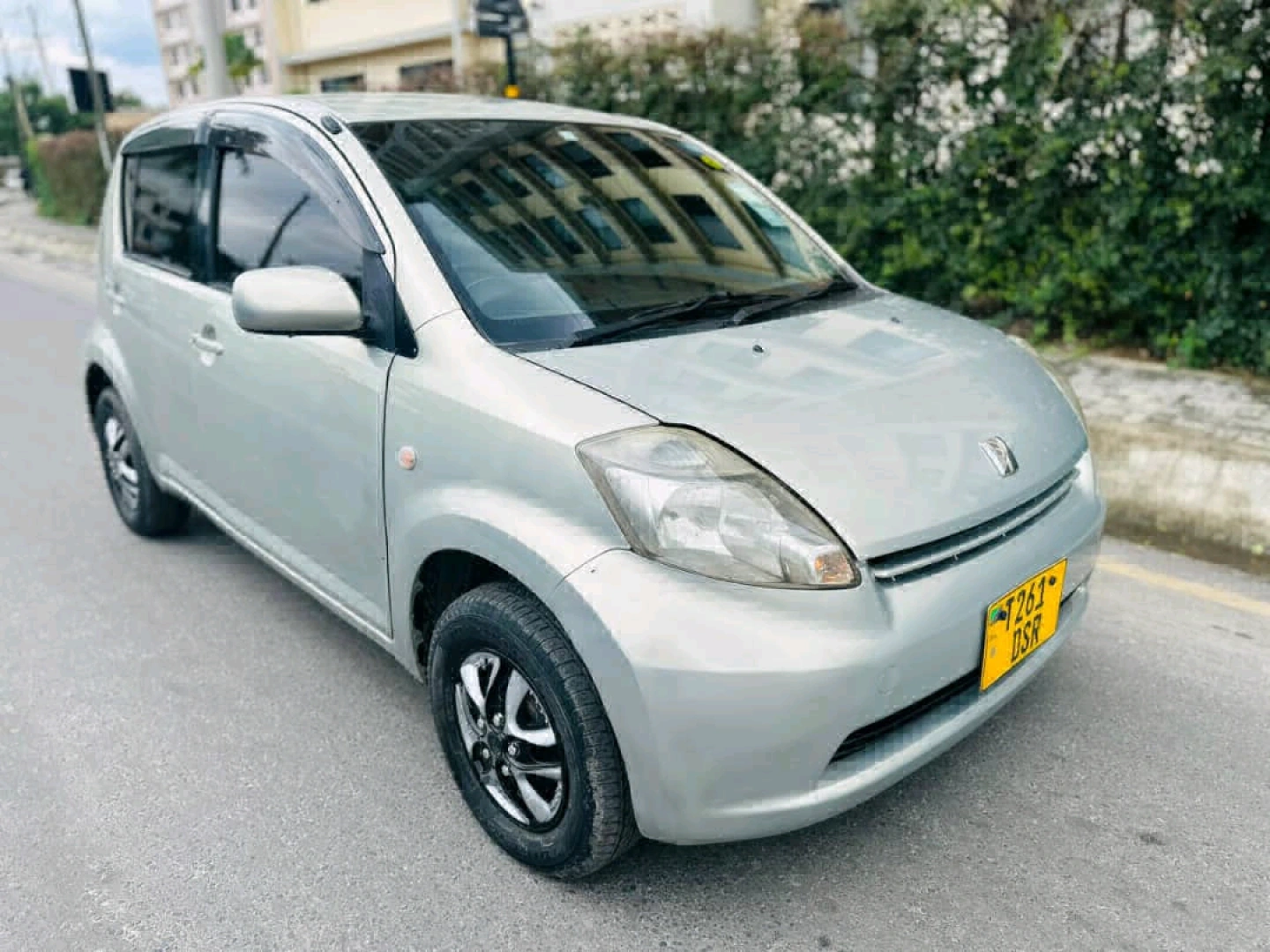 Toyota Passo Sedan Silver (1290cc) thumbnail 5