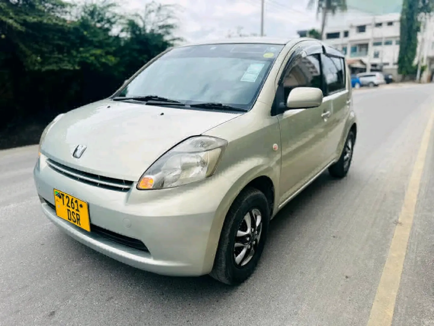 Toyota Passo Sedan Silver (1290cc) thumbnail 6
