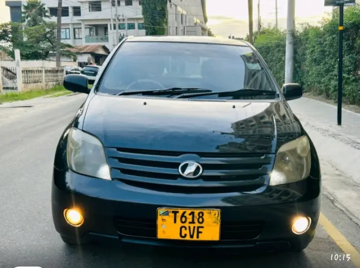 Toyota Ist - Black thumbnail 4