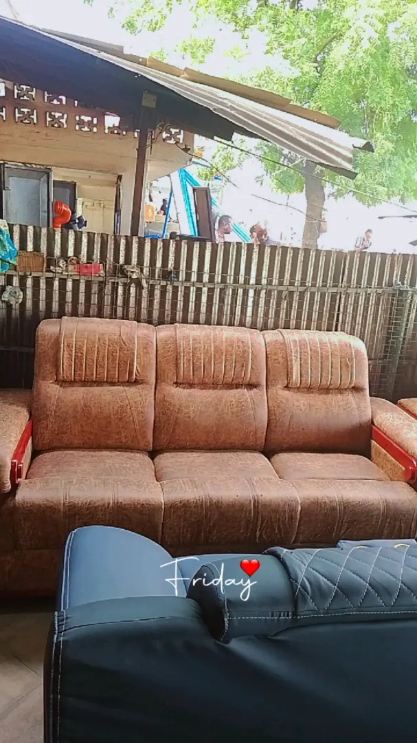 Modern Luxury Recliner Sofa Set thumbnail 3