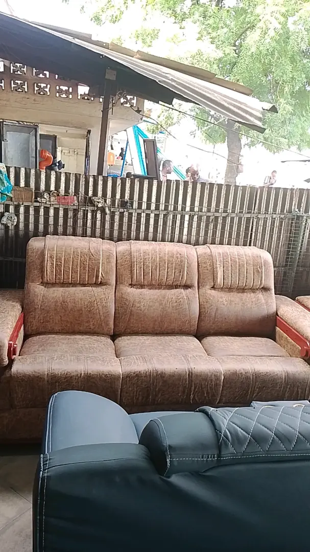 Modern Luxury Recliner Sofa Set thumbnail 4