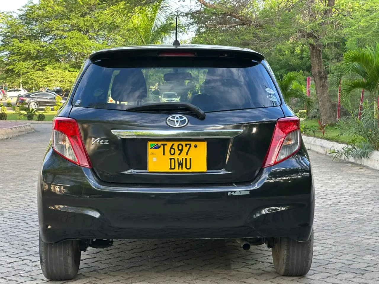 Toyota Vitz 2011 Model, Black thumbnail 3