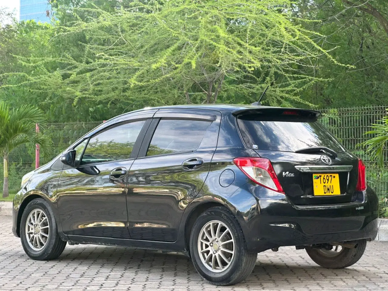 Toyota Vitz 2011 Model, Black thumbnail 5