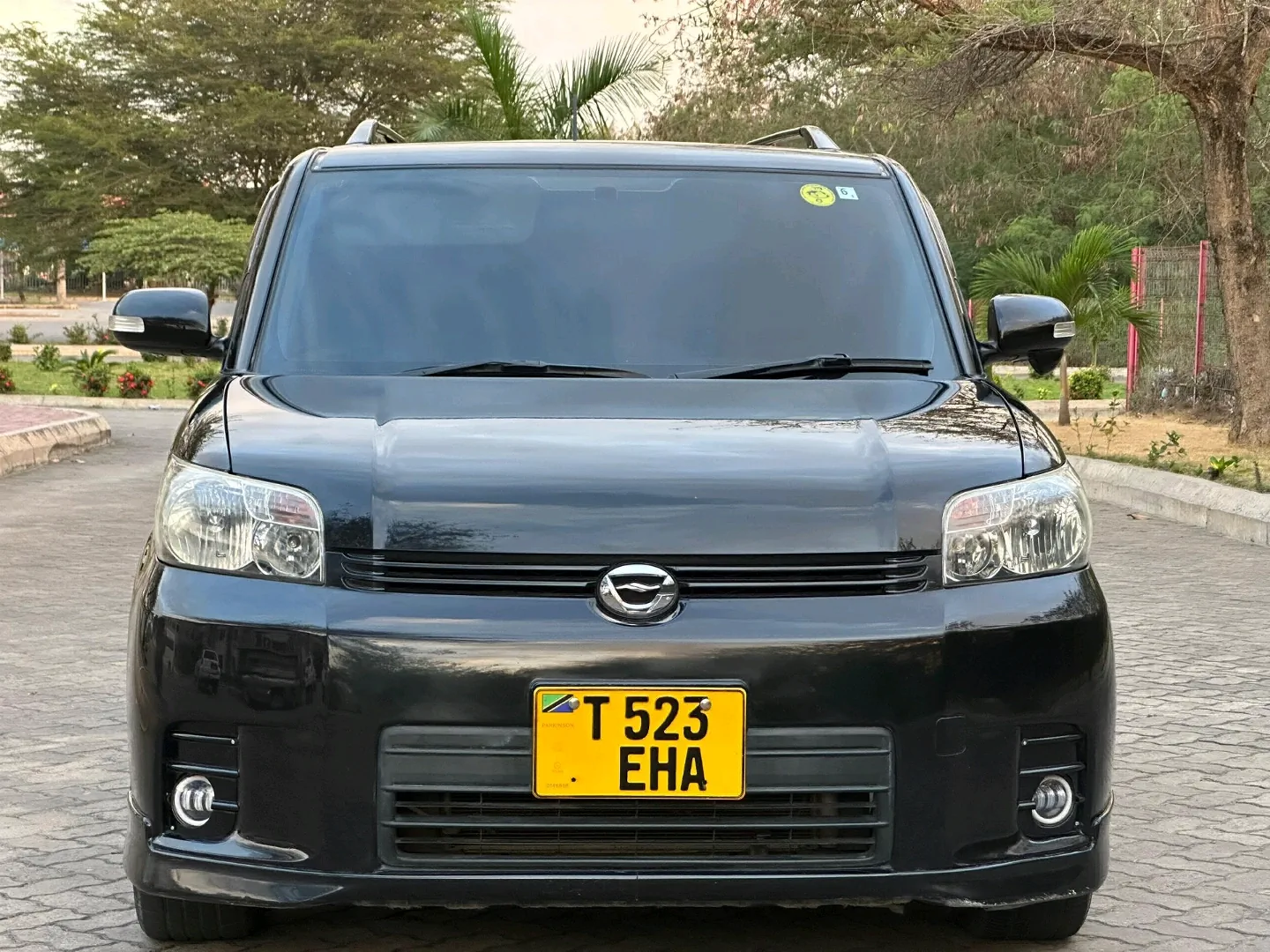 Black Toyota Rumion 2010, 1498cc