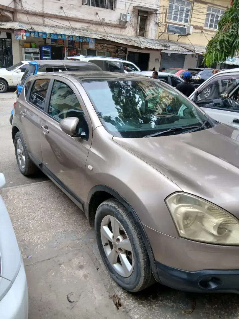 Nissan Dualis Beige/Gold Inauzwa thumbnail 6