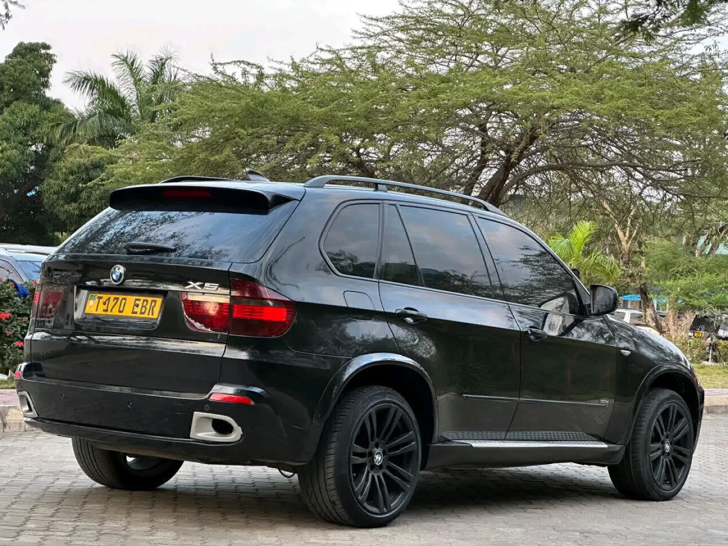 Black BMW X5 SUV Diesel thumbnail 3
