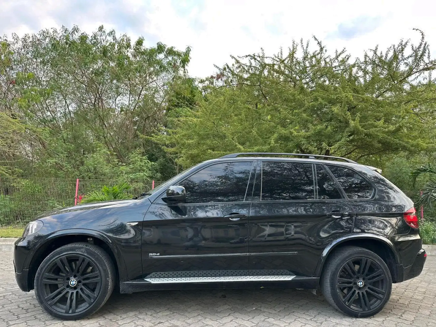 Black BMW X5 SUV Diesel thumbnail 4