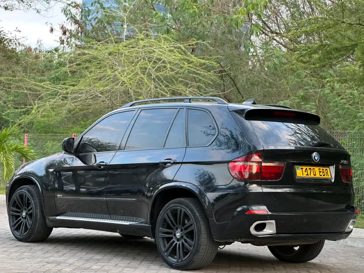 Black BMW X5 SUV Diesel thumbnail 5